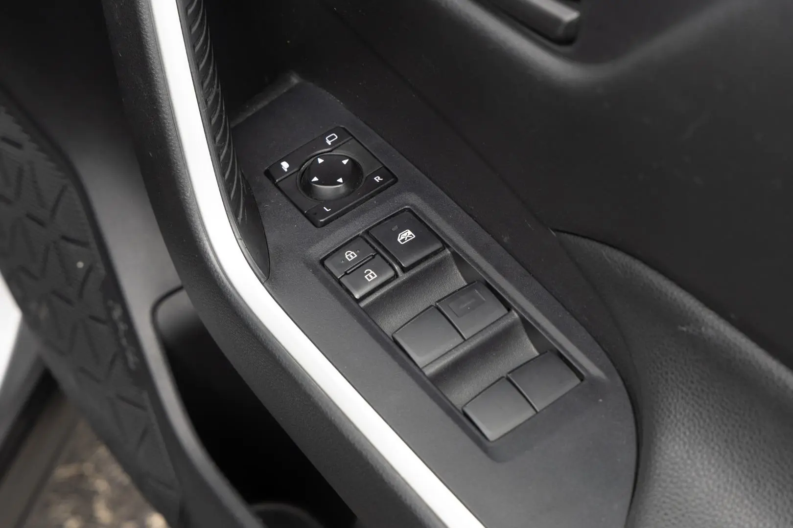 2022 Toyota RAV4 Gallery Image 18