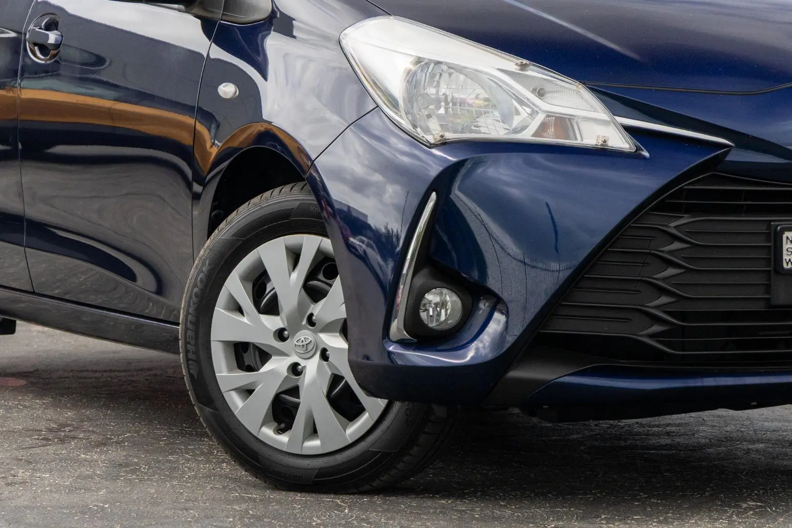 2018 Toyota Yaris Gallery Image 6