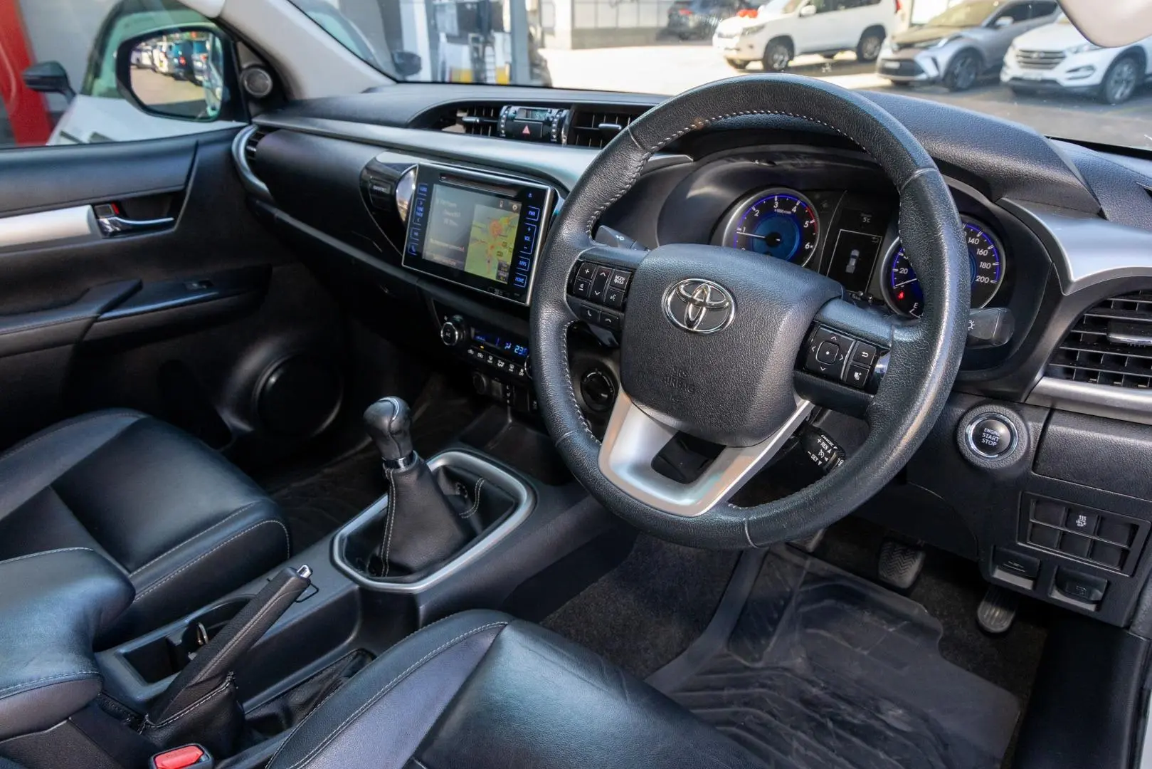 2017 Toyota Hilux Gallery Image 7
