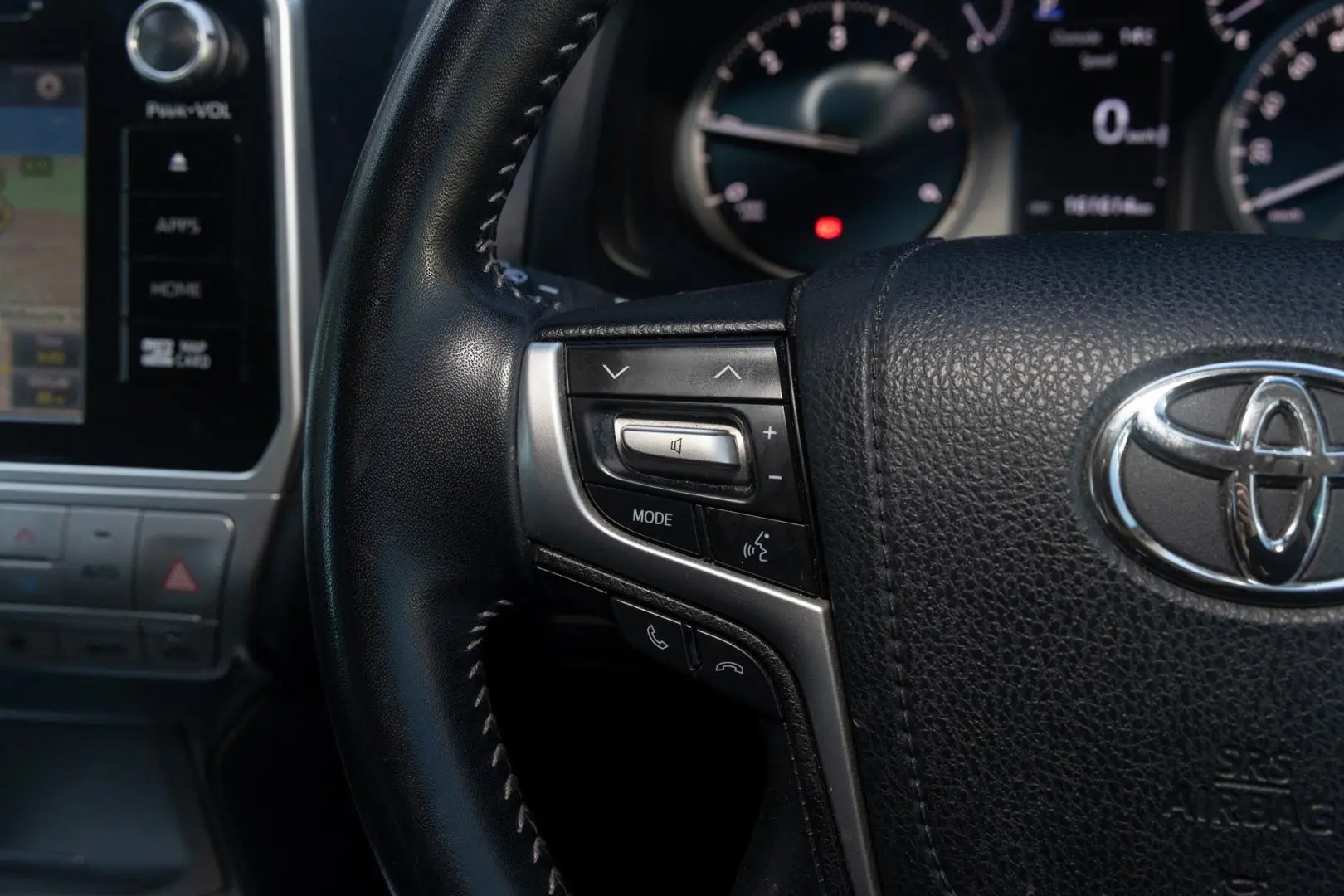 2019 Toyota Landcruiser Prado Gallery Image 11
