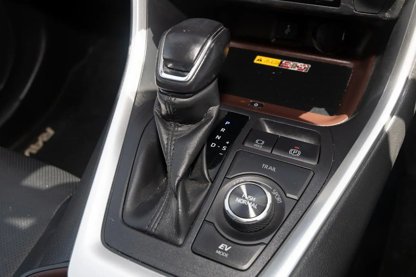 2022 Toyota RAV4 Gallery Image 17