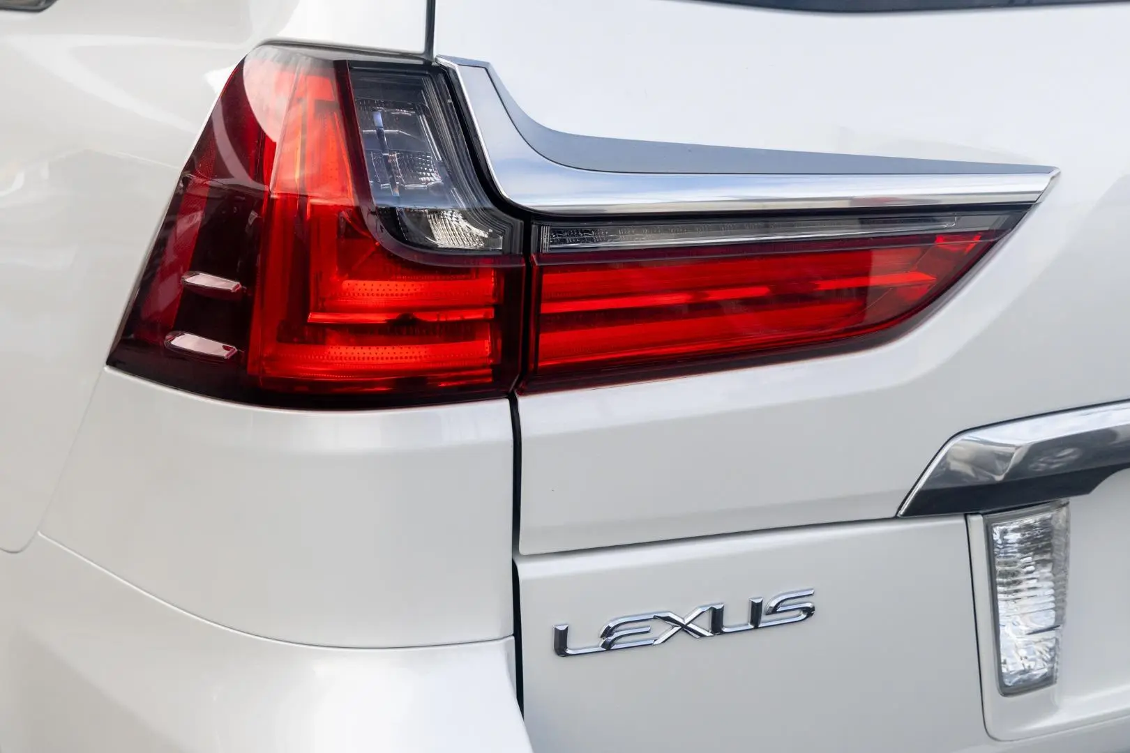 2017 Lexus LX Gallery Image 22