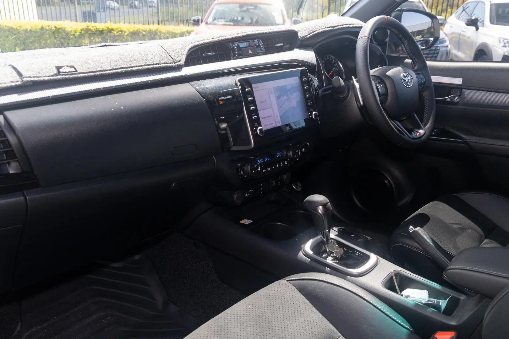 2024 Toyota Hilux Gallery Image 8