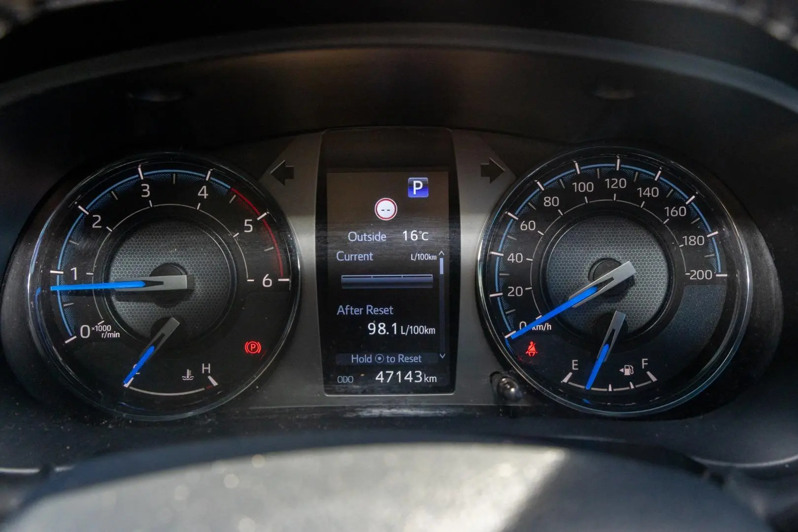 2022 Toyota Hilux Gallery Image 13