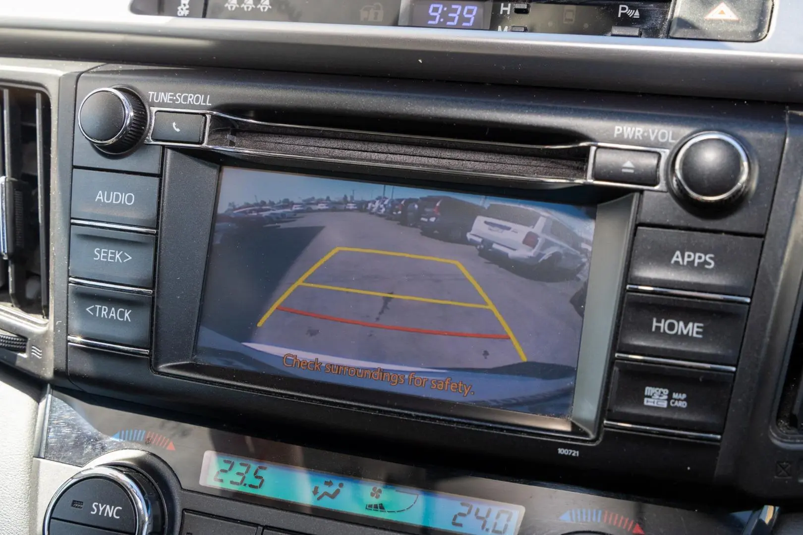 2017 Toyota RAV4 Gallery Image 15