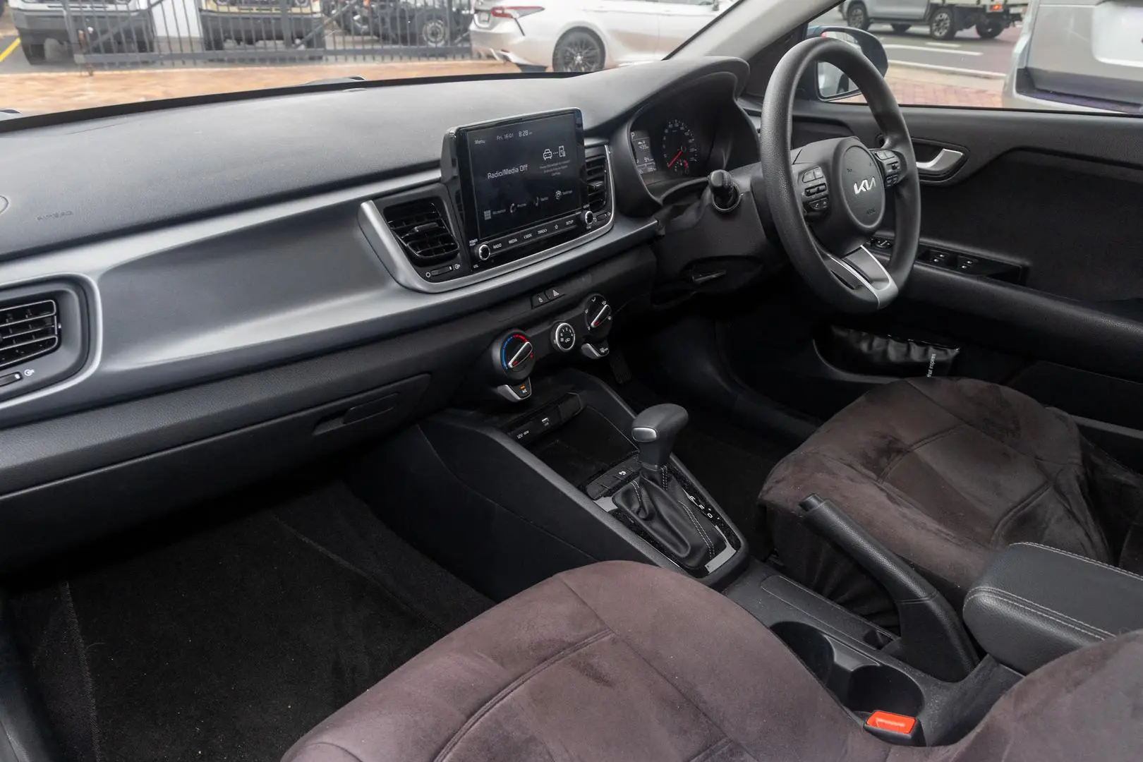 2023 Kia Rio Gallery Image 8