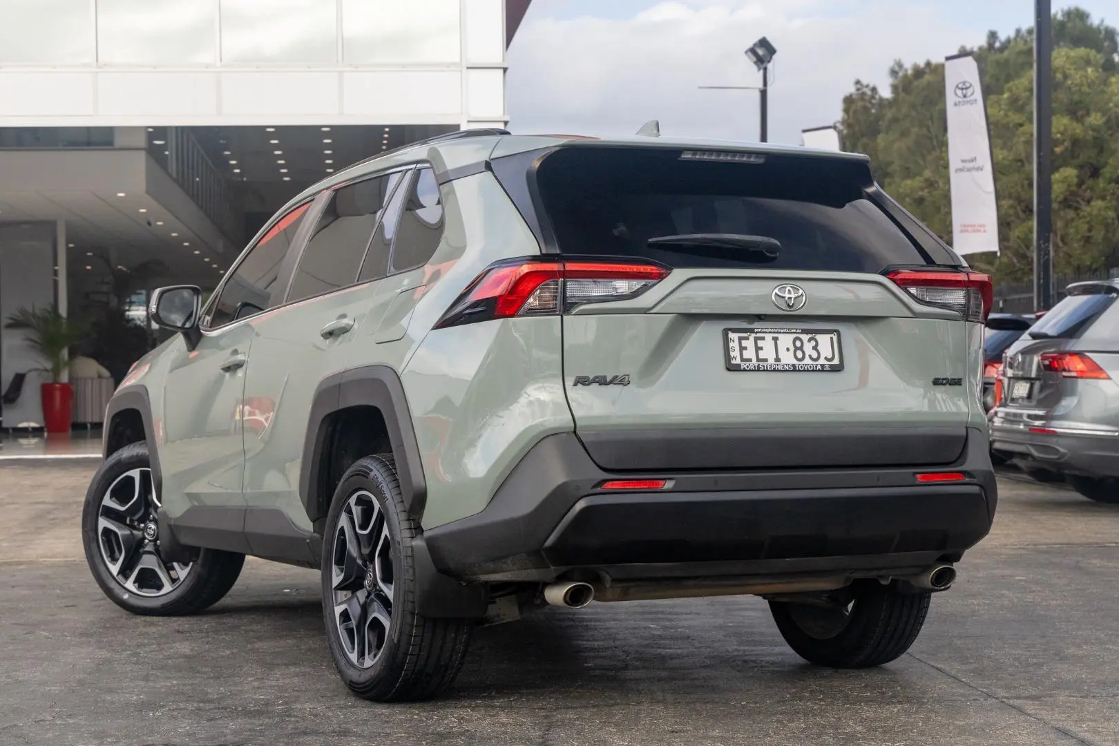 2019 Toyota RAV4 Gallery Image 2