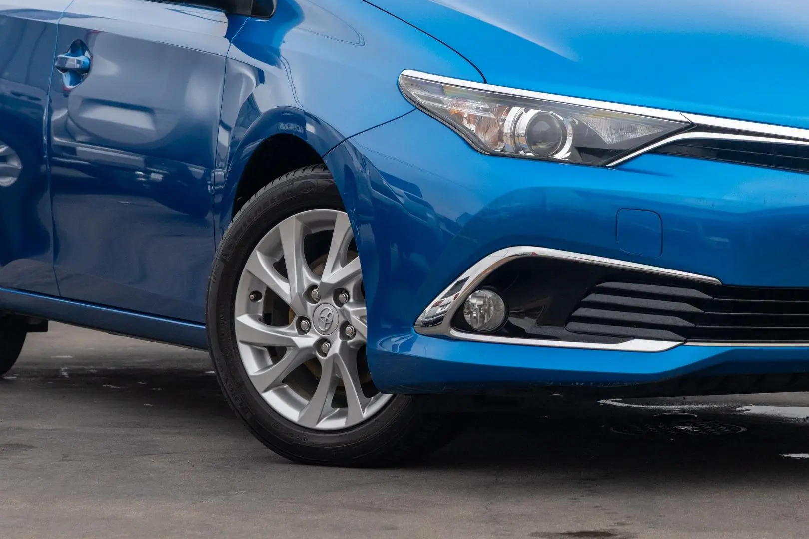 2016 Toyota Corolla Gallery Image 6