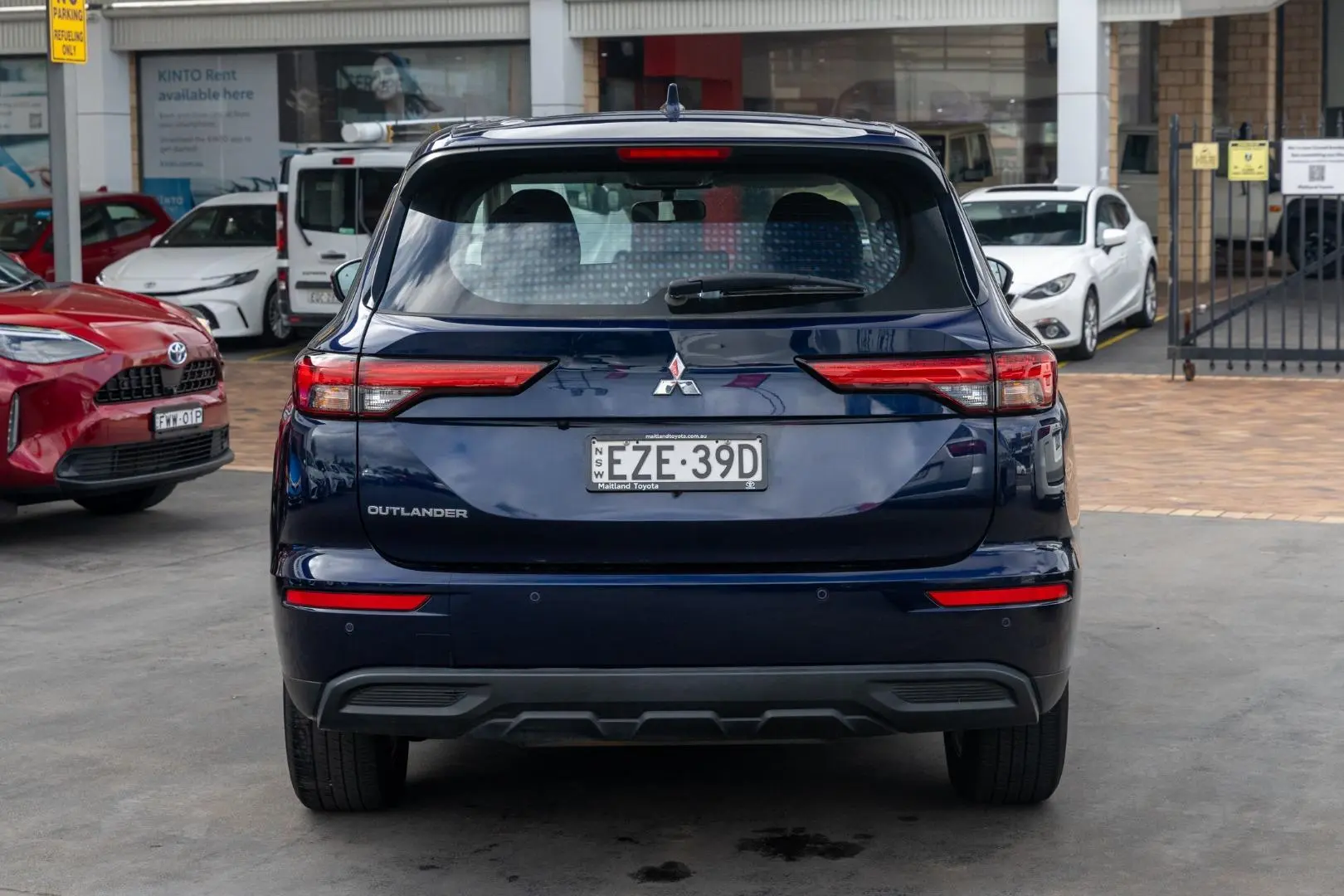 2023 Mitsubishi Outlander Gallery Image 5