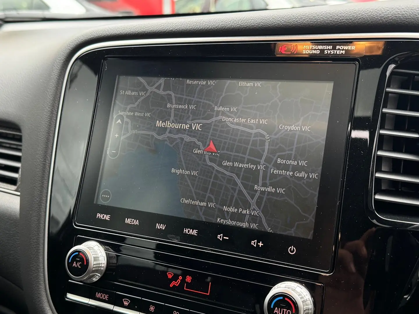 2020 Mitsubishi Outlander Gallery Image 22