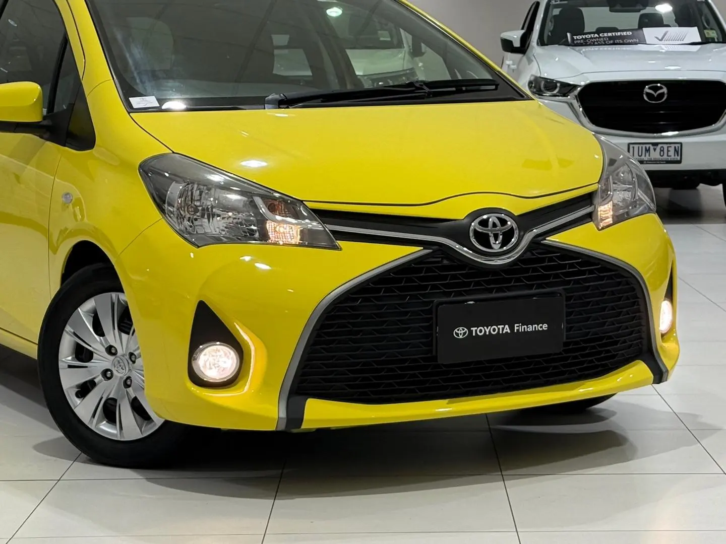 2016 Toyota Yaris Gallery Image 3