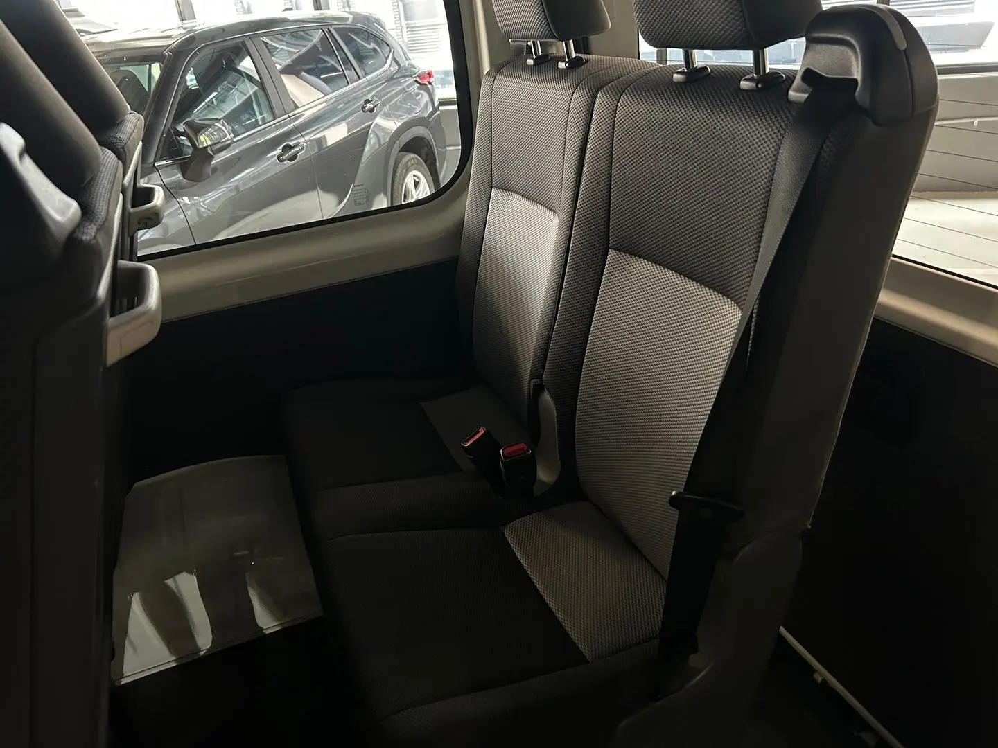 2019 Toyota Hiace Gallery Image 16