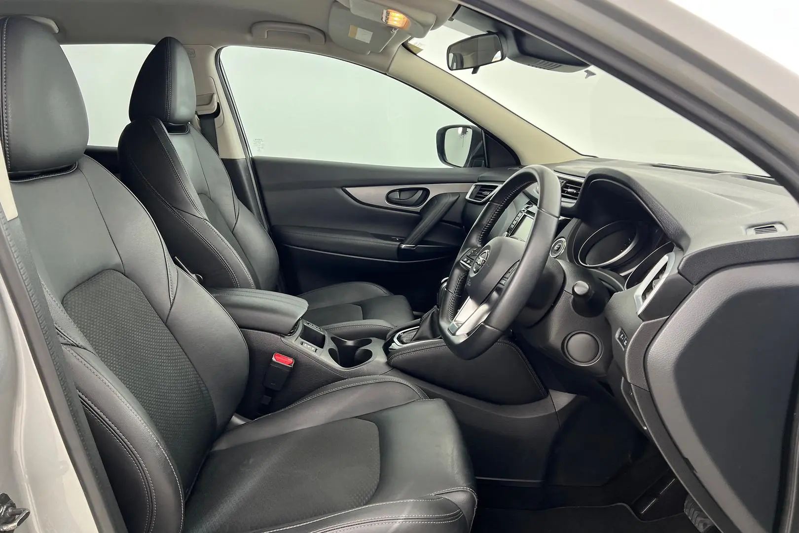 2019 Nissan QASHQAI Gallery Image 11
