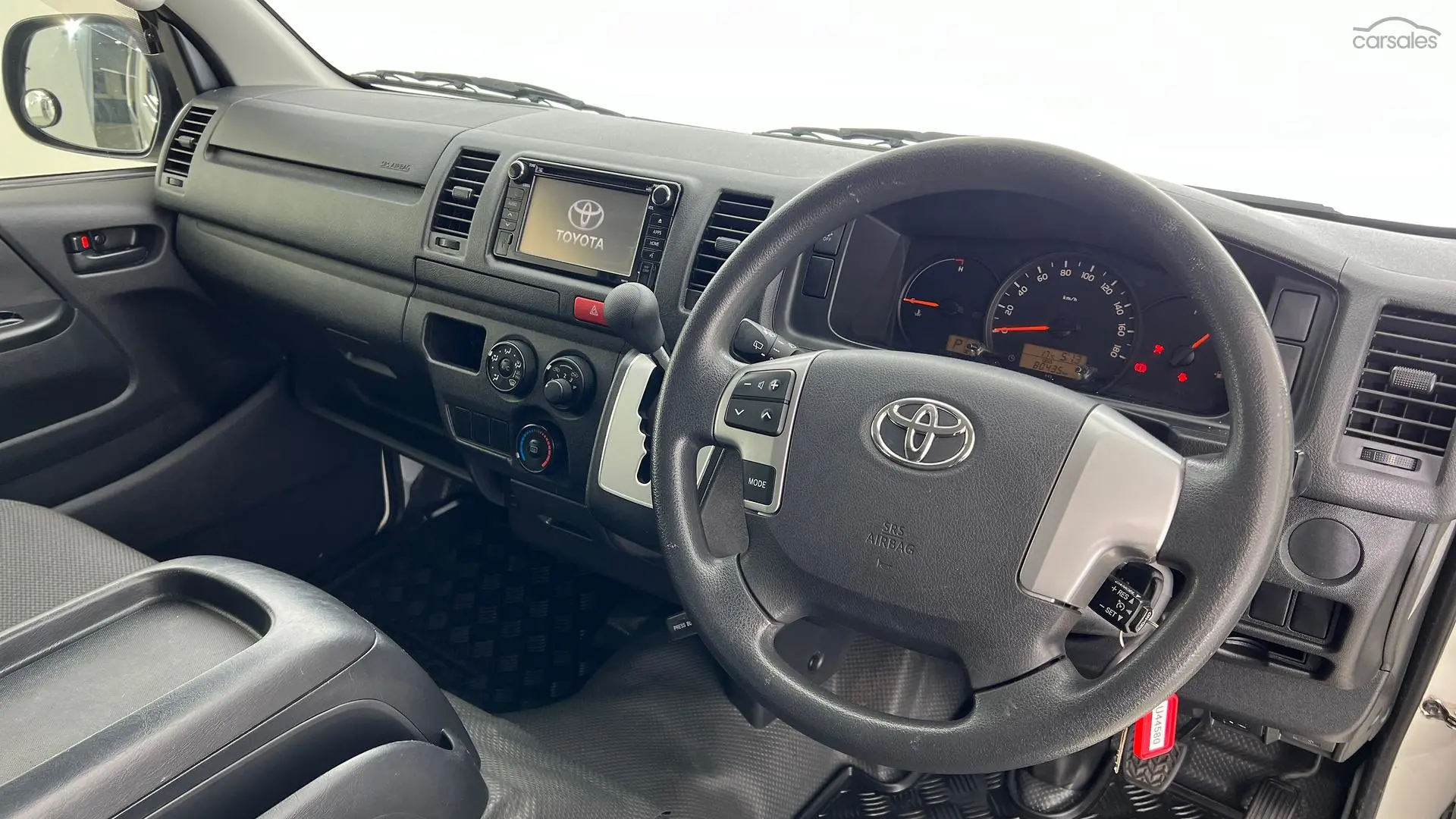 2017 Toyota Hiace Image 13