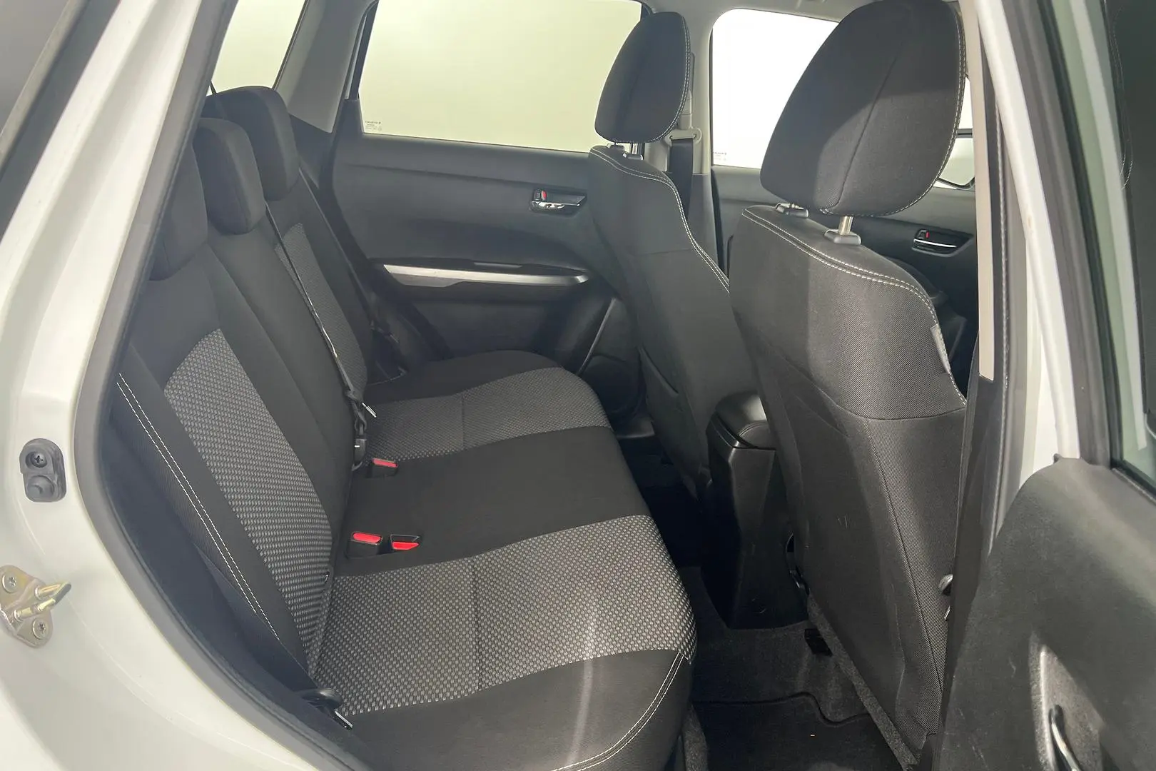 2020 Suzuki Vitara Gallery Image 16