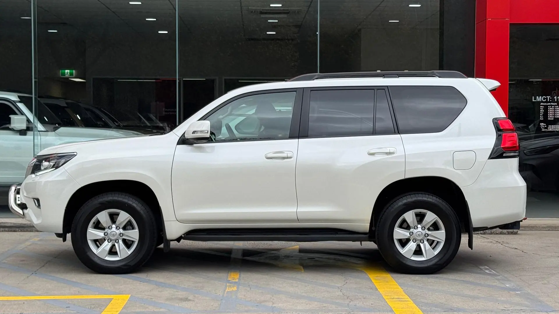 2022 Toyota Landcruiser Prado Gallery Image 8