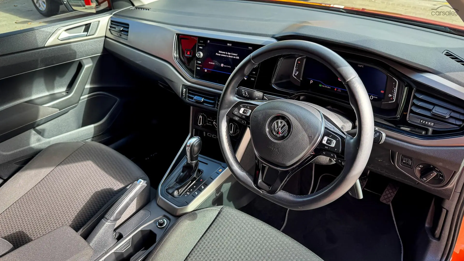 2019 Volkswagen Polo Image 3