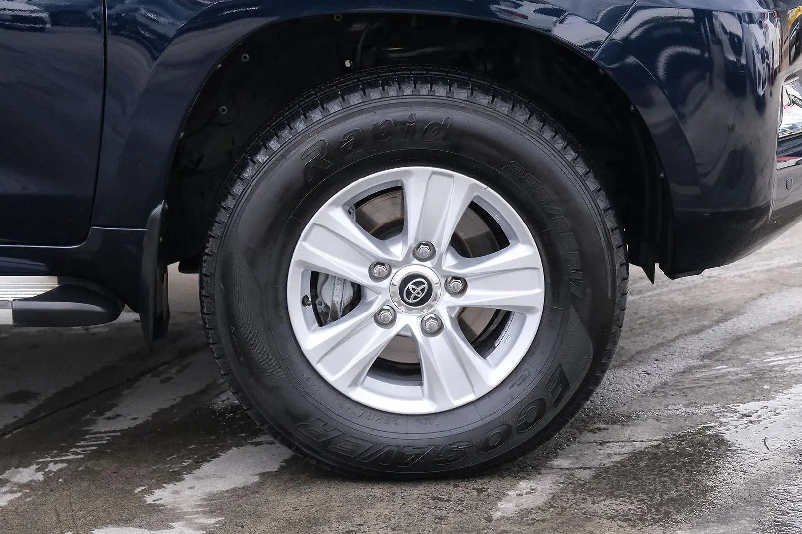 2018 Toyota Landcruiser Gallery Image 6