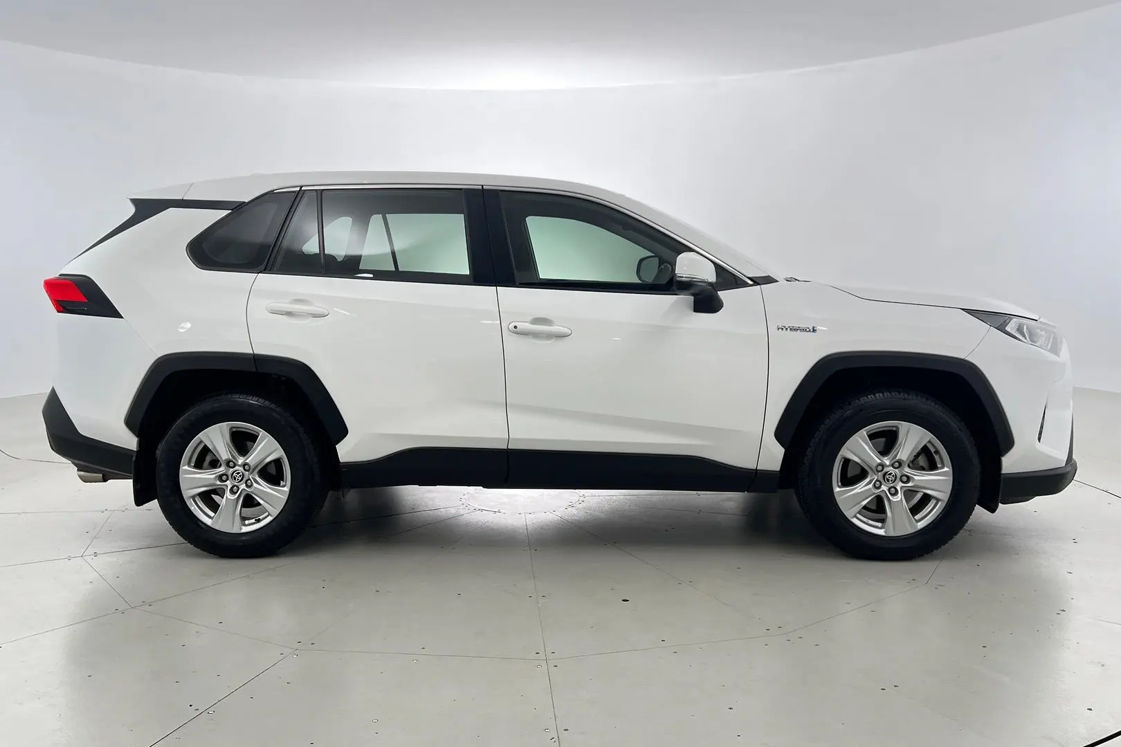 2020 Toyota RAV4 Gallery Image 3