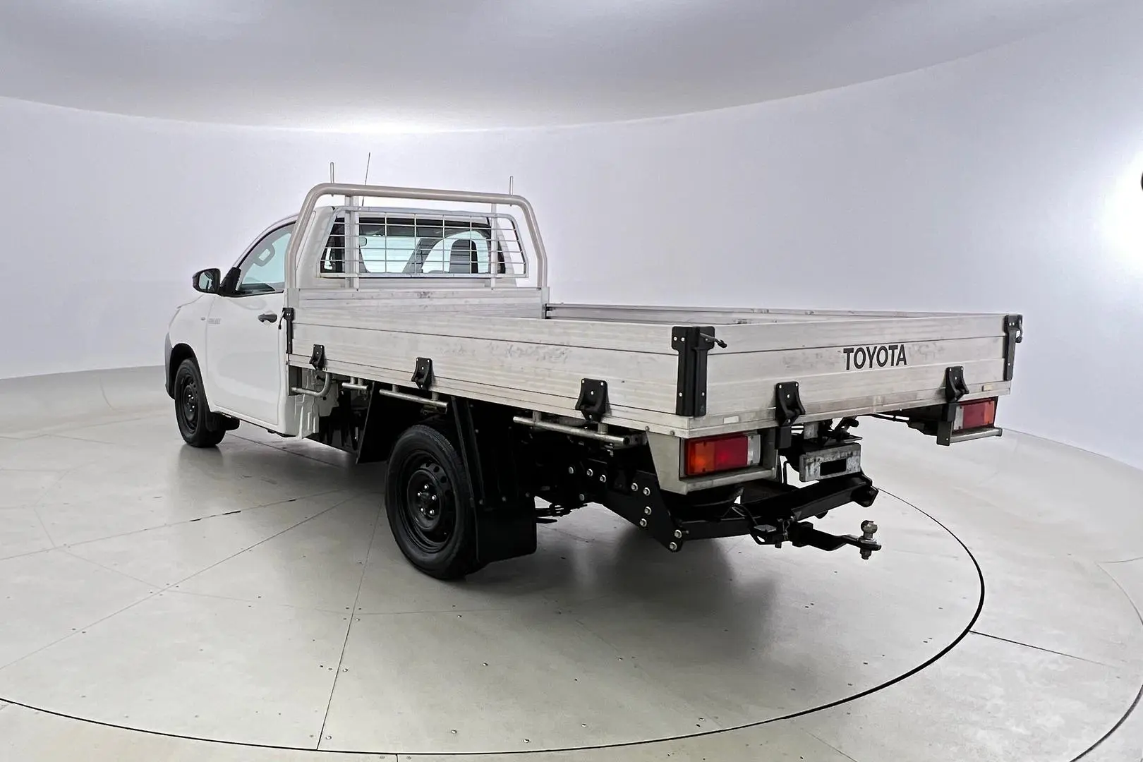 2021 Toyota Hilux Gallery Image 8