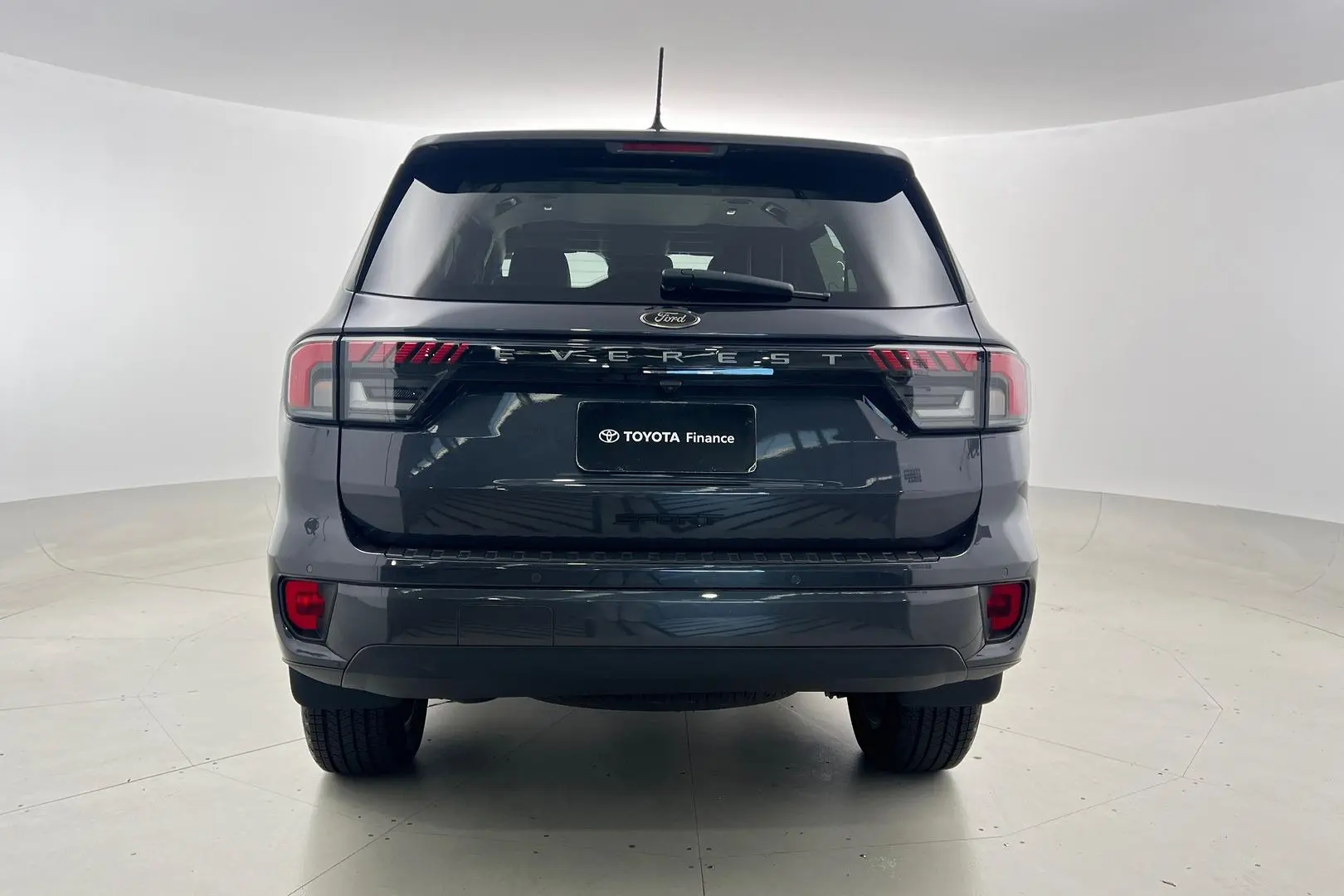 2023 Ford Everest Gallery Image 3