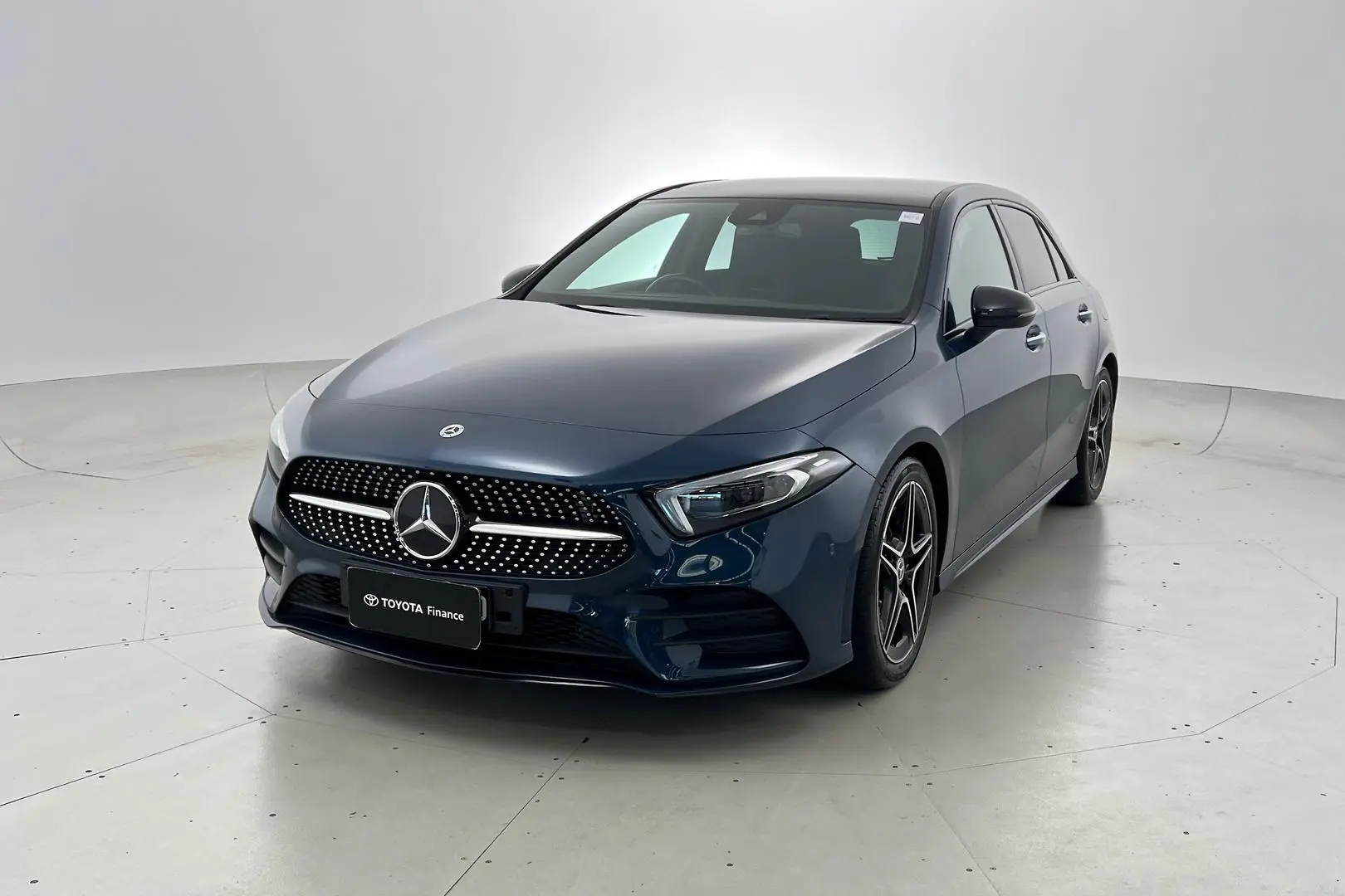 2022 Mercedes-Benz A-Class Gallery Image 2
