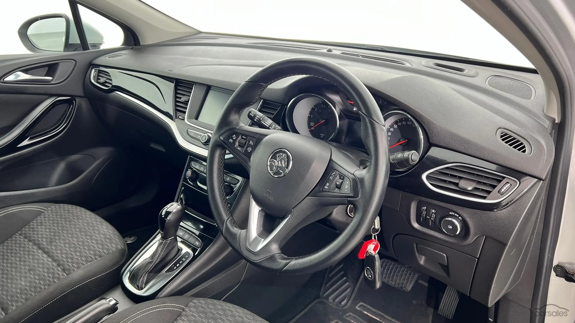 2017 Holden Astra Image 13