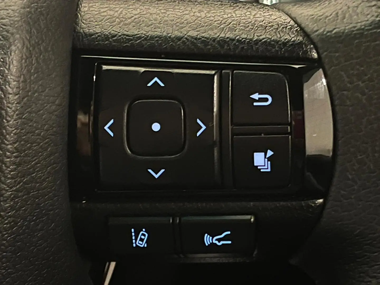 2022 Toyota Hilux Gallery Image 23