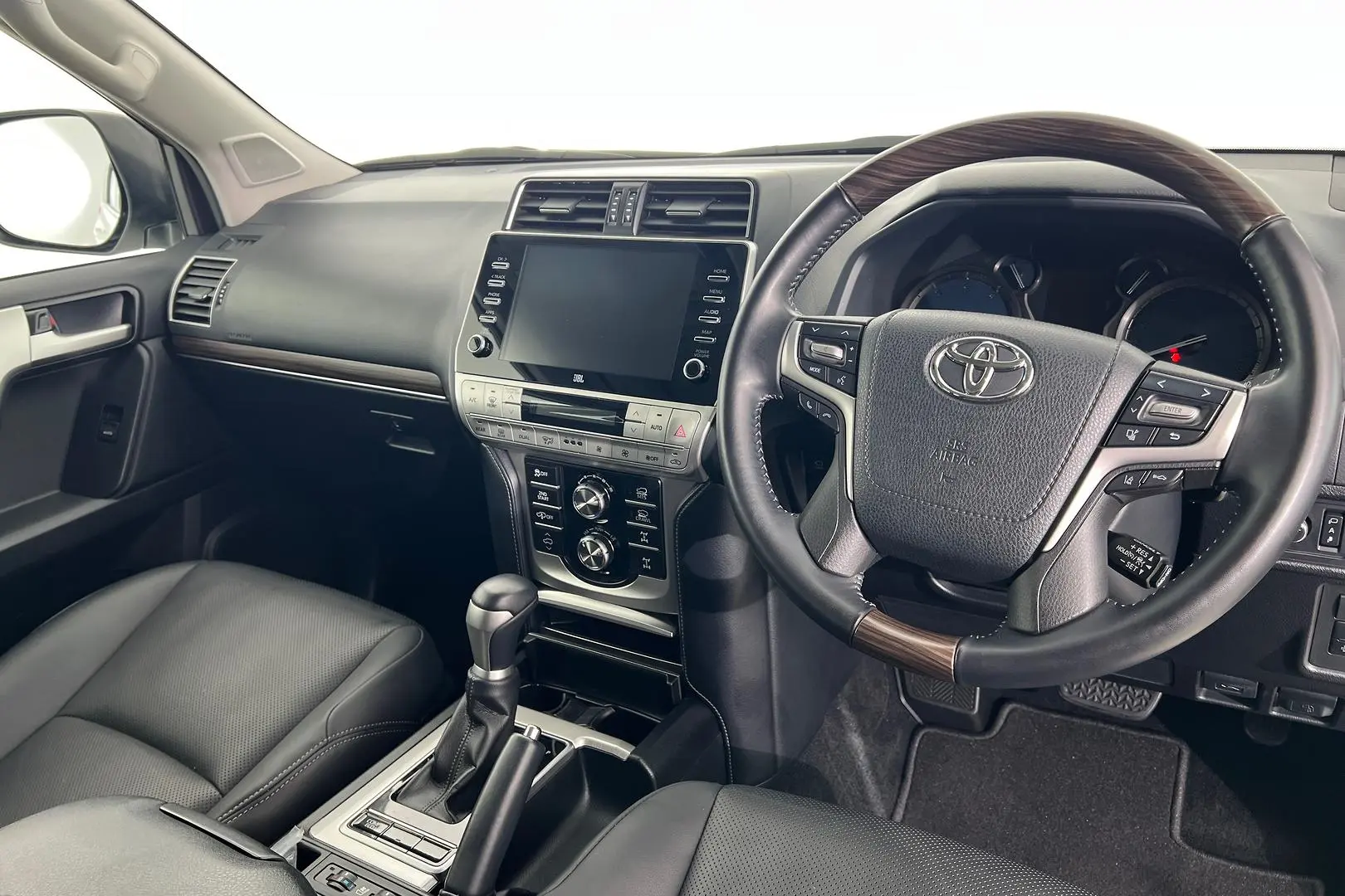 2021 Toyota Landcruiser Prado Gallery Image 3