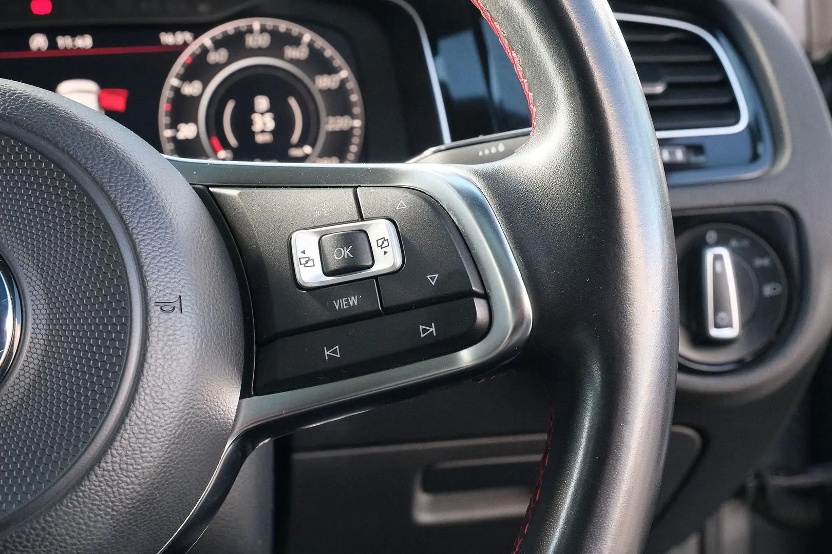 2019 Volkswagen Golf Gallery Image 15