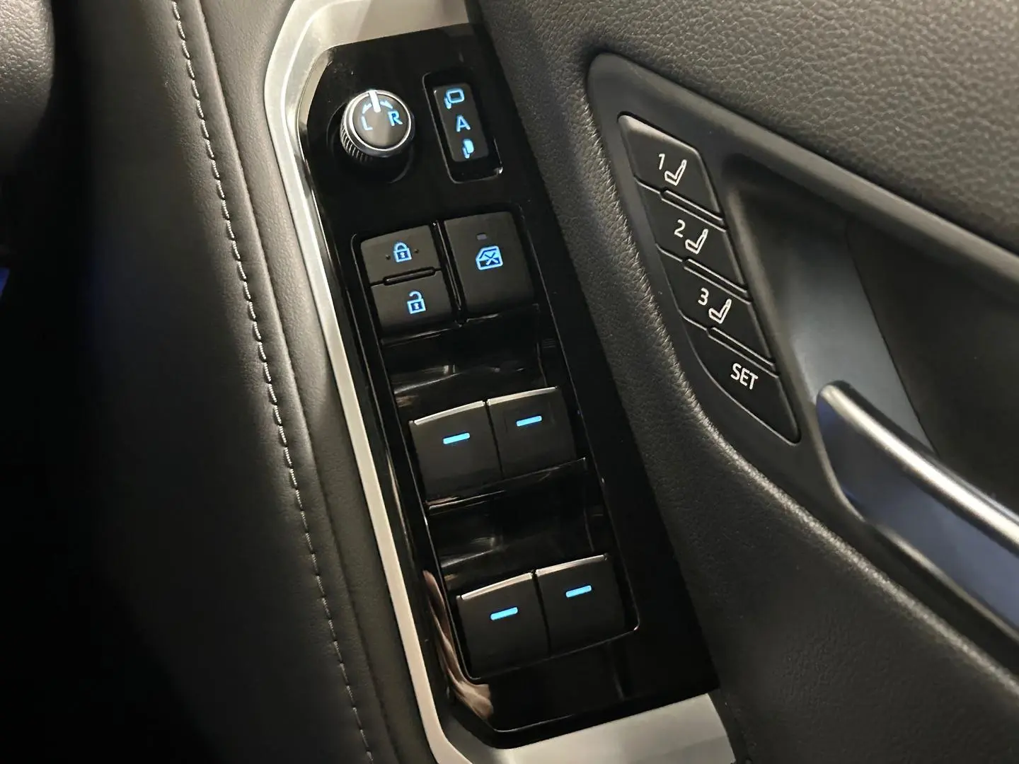2021 Toyota Landcruiser Gallery Image 28