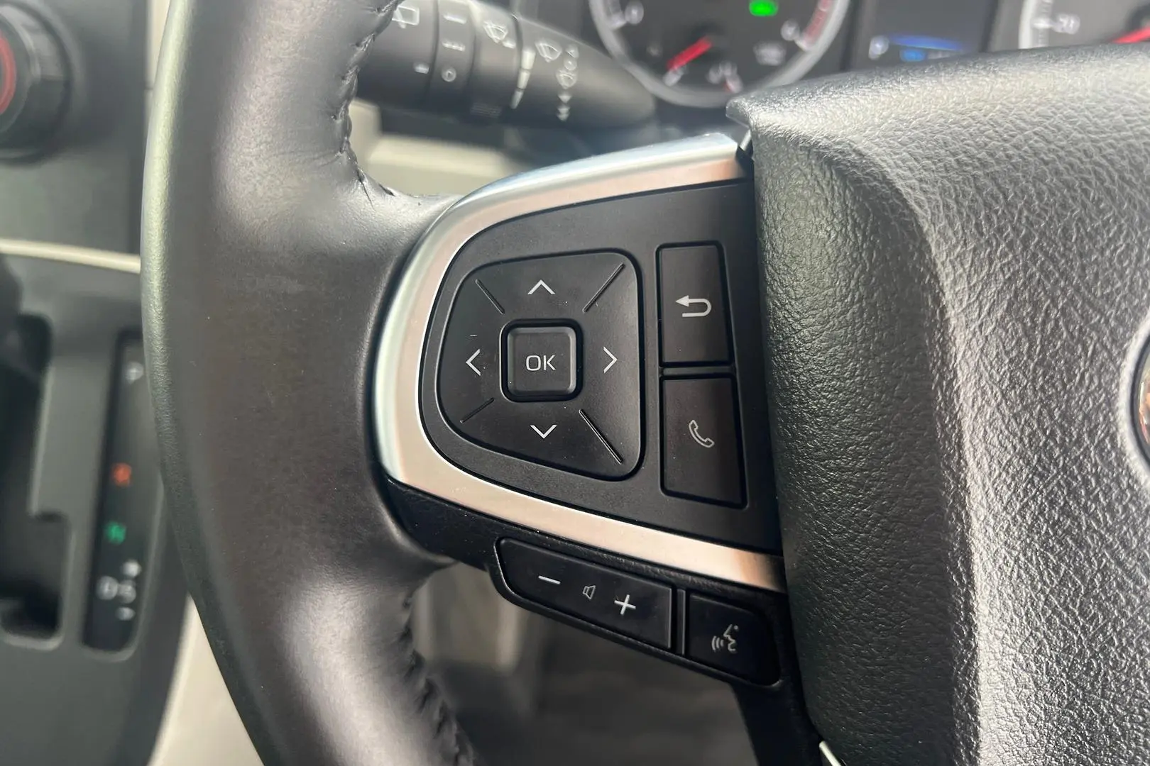 2021 Toyota Hiace Gallery Image 17