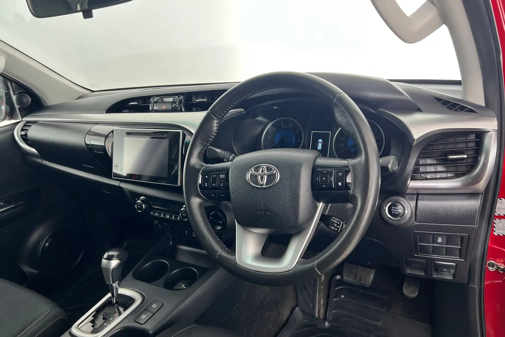 2016 Toyota Hilux Gallery Image 3