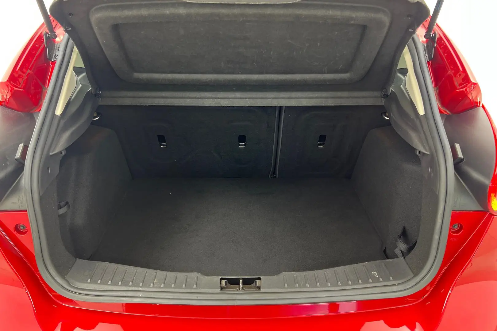 2017 Ford Focus Gallery Image 24