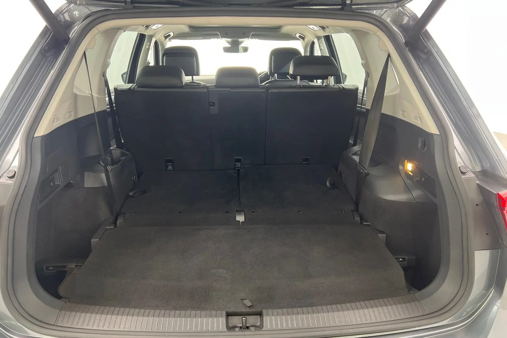 2021 Volkswagen Tiguan Gallery Image 21