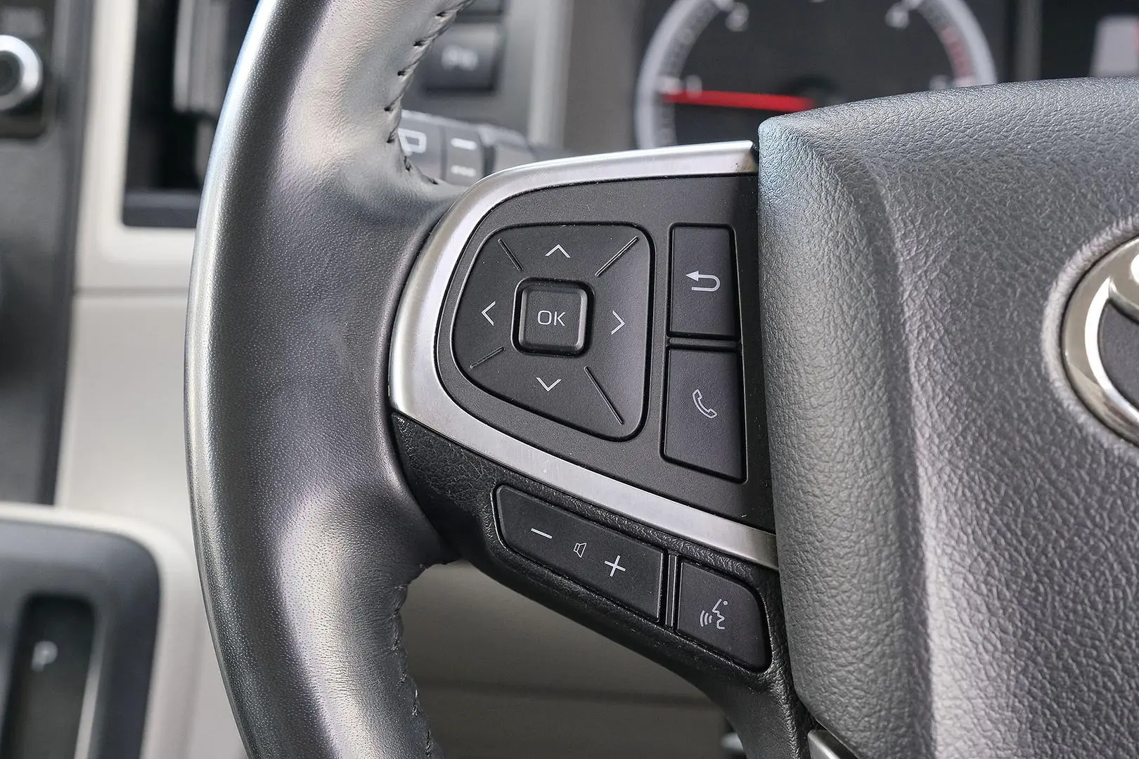 2021 Toyota Hiace Gallery Image 18