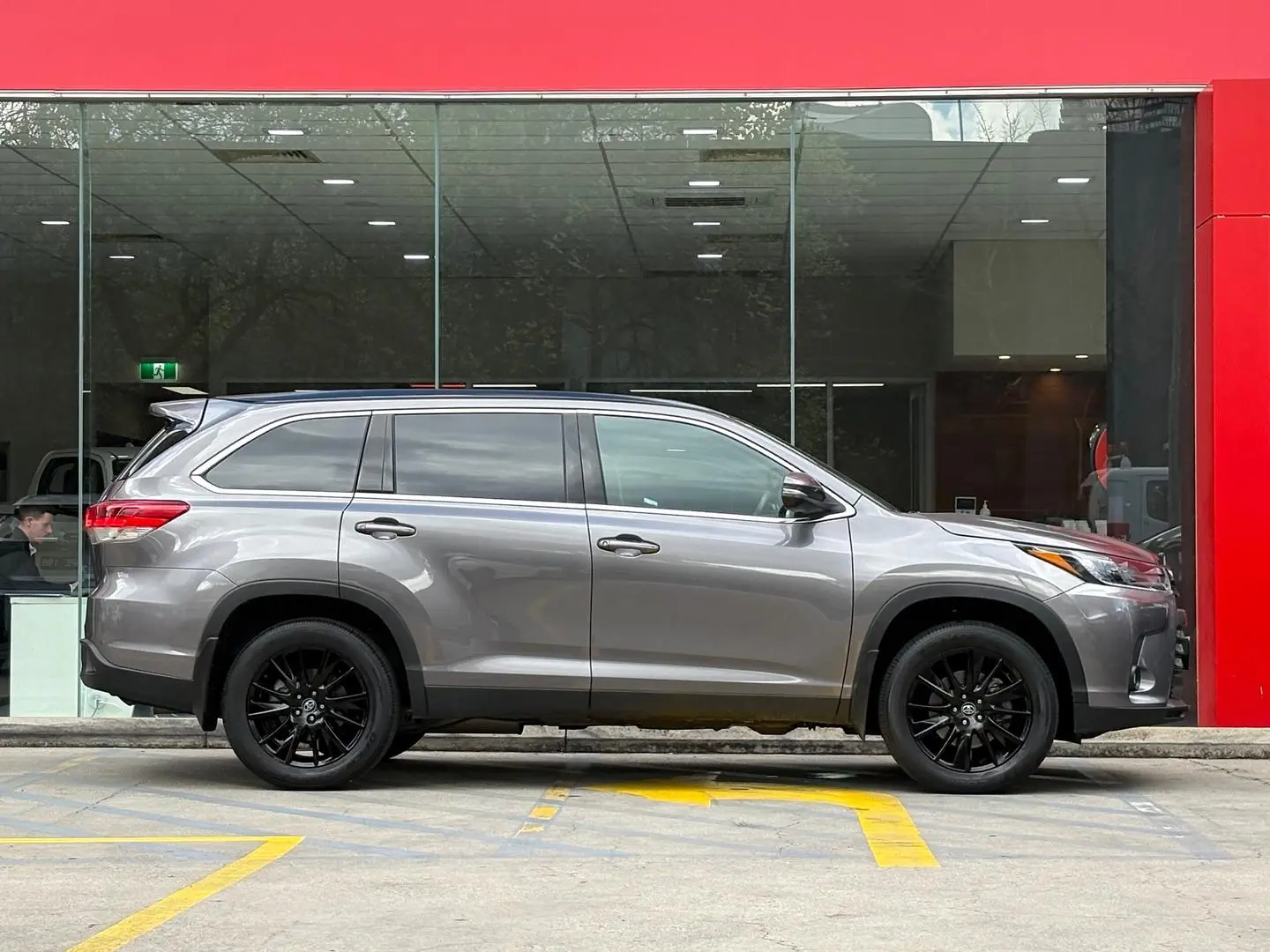 2019 Toyota Kluger Gallery Image 2