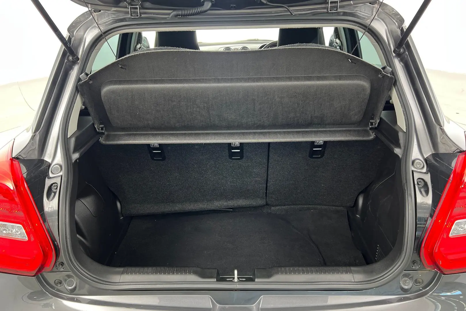 2018 Suzuki Swift Gallery Image 20