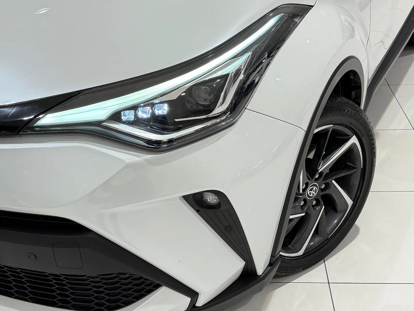 2022 Toyota C-HR Gallery Image 11