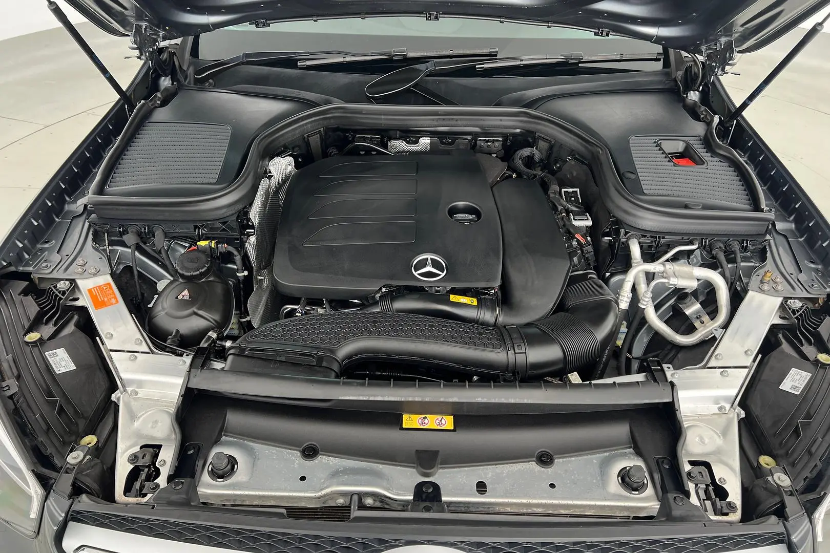 2021 Mercedes-Benz GLC-Class Gallery Image 22