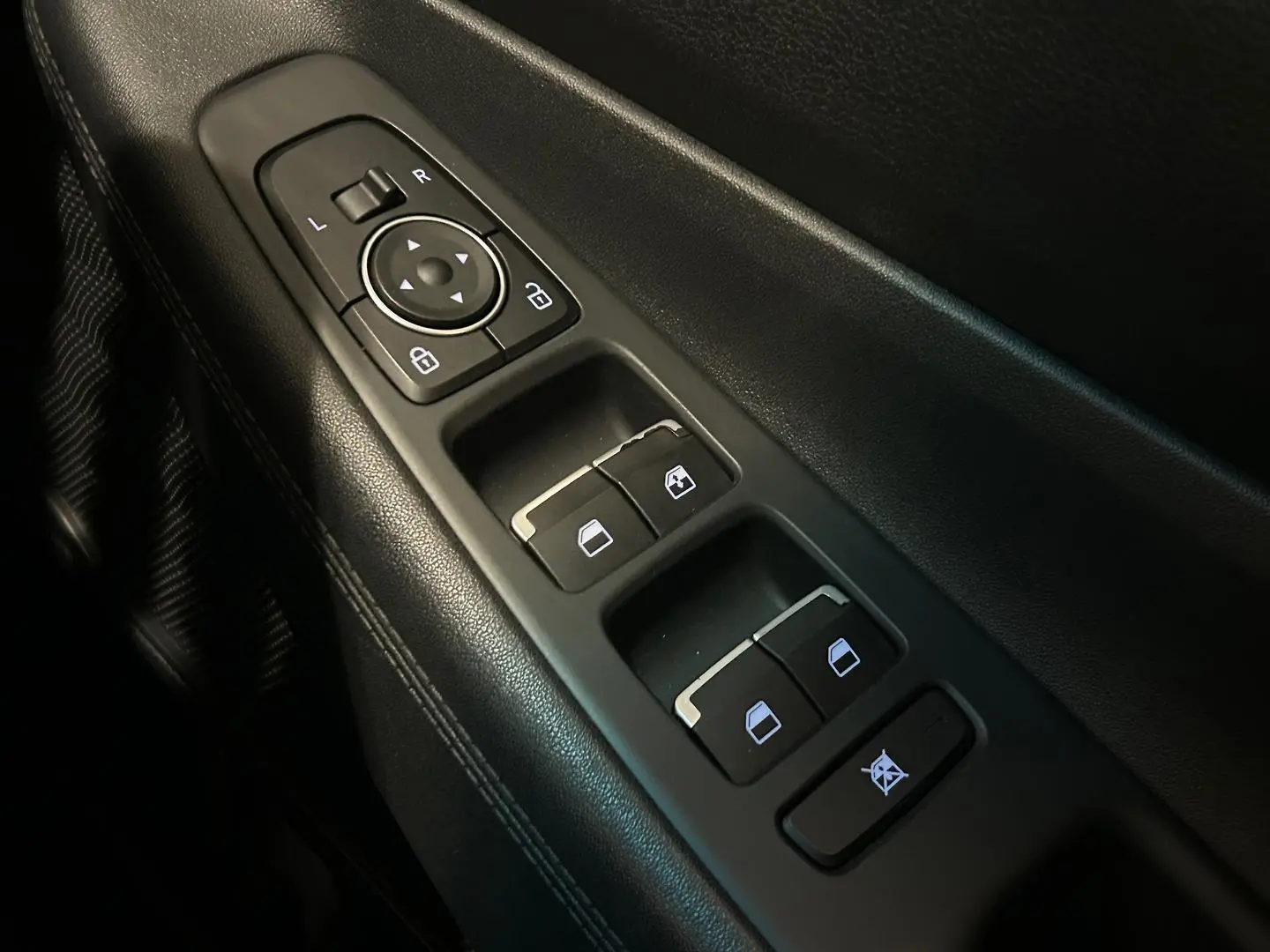 2020 Hyundai Santa Fe Gallery Image 23