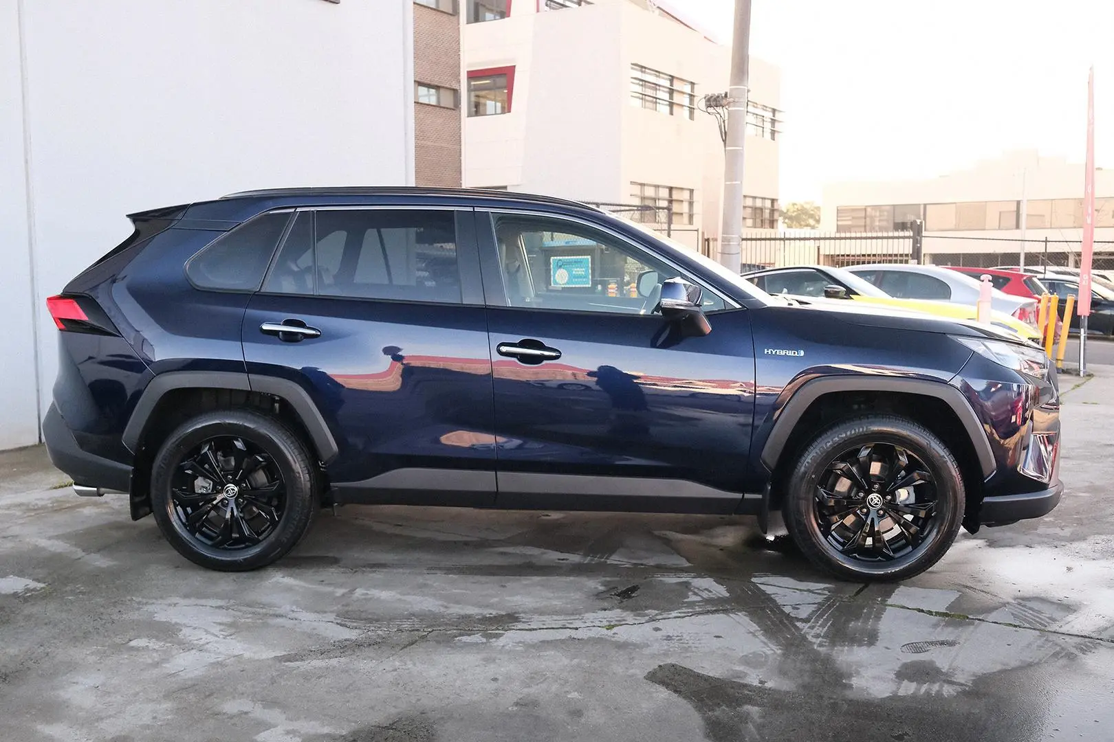 2023 Toyota RAV4 Gallery Image 5