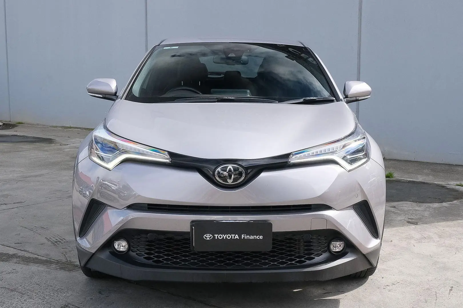2019 Toyota C-HR Gallery Image 3