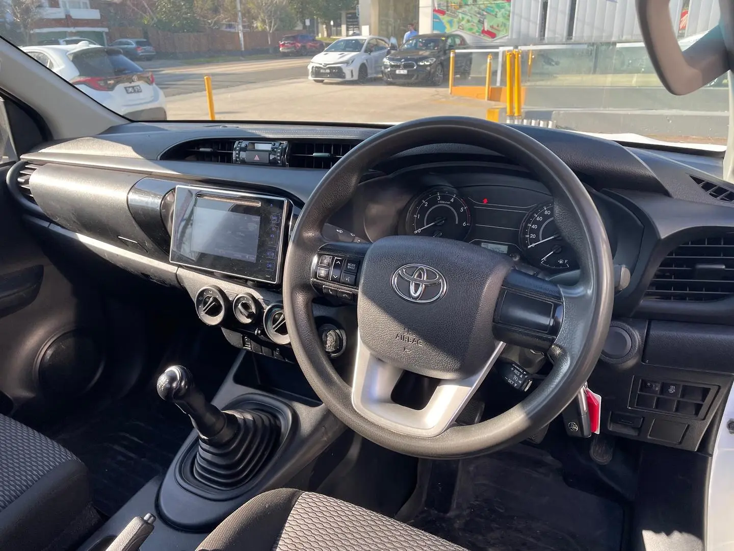 2017 Toyota Hilux Gallery Image 14