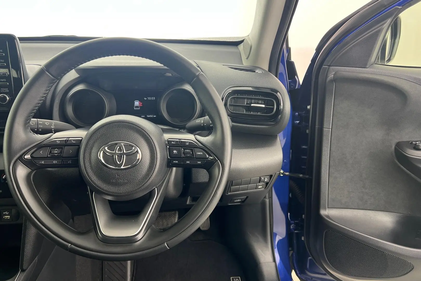 2023 Toyota Yaris Cross Gallery Image 12