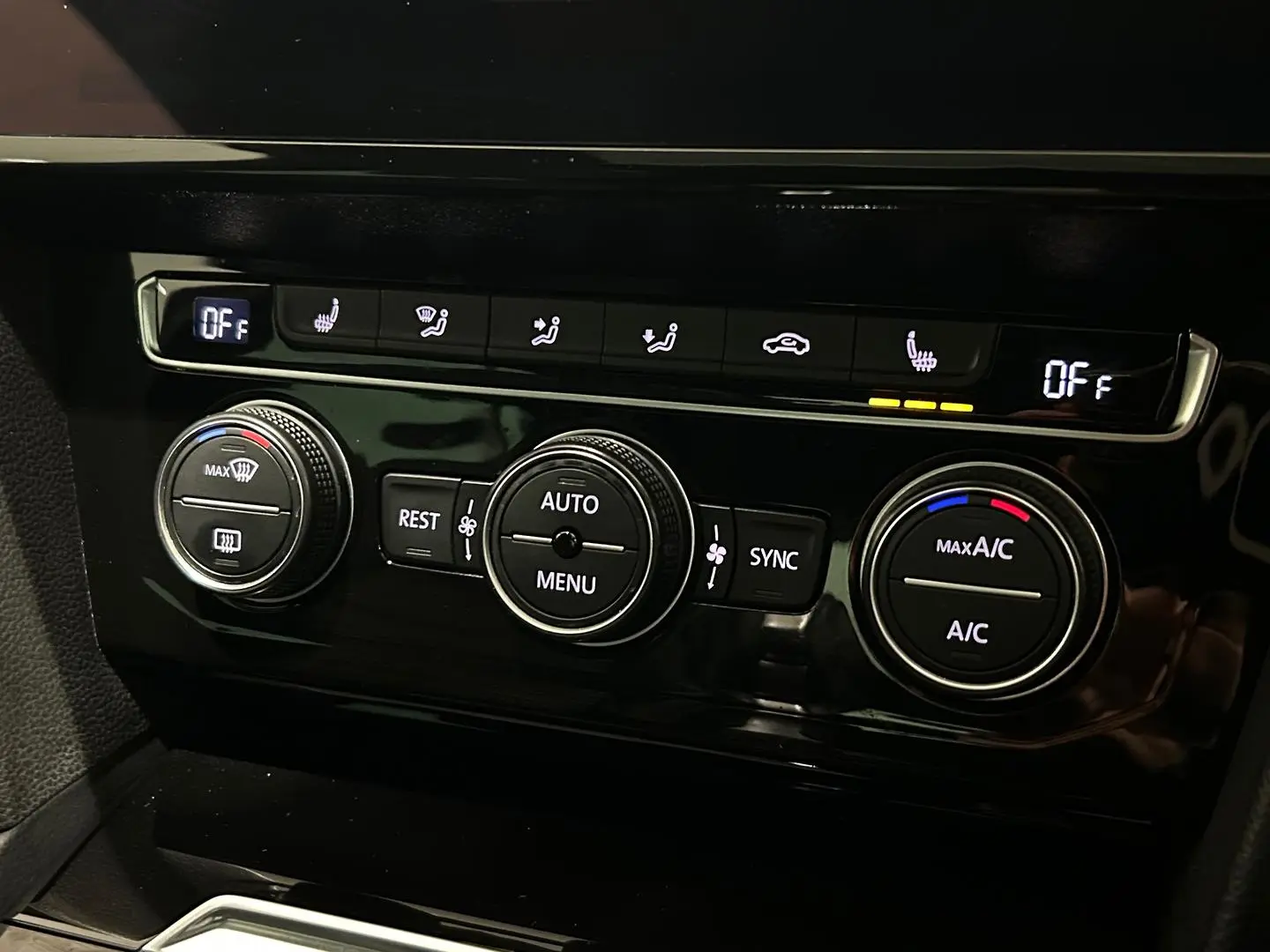2018 Volkswagen Passat Gallery Image 19