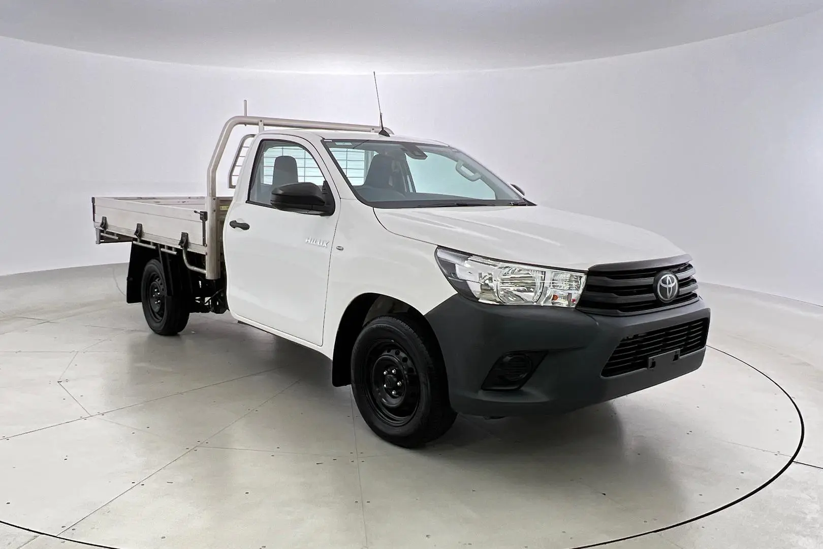 2021 Toyota Hilux Gallery Image 1