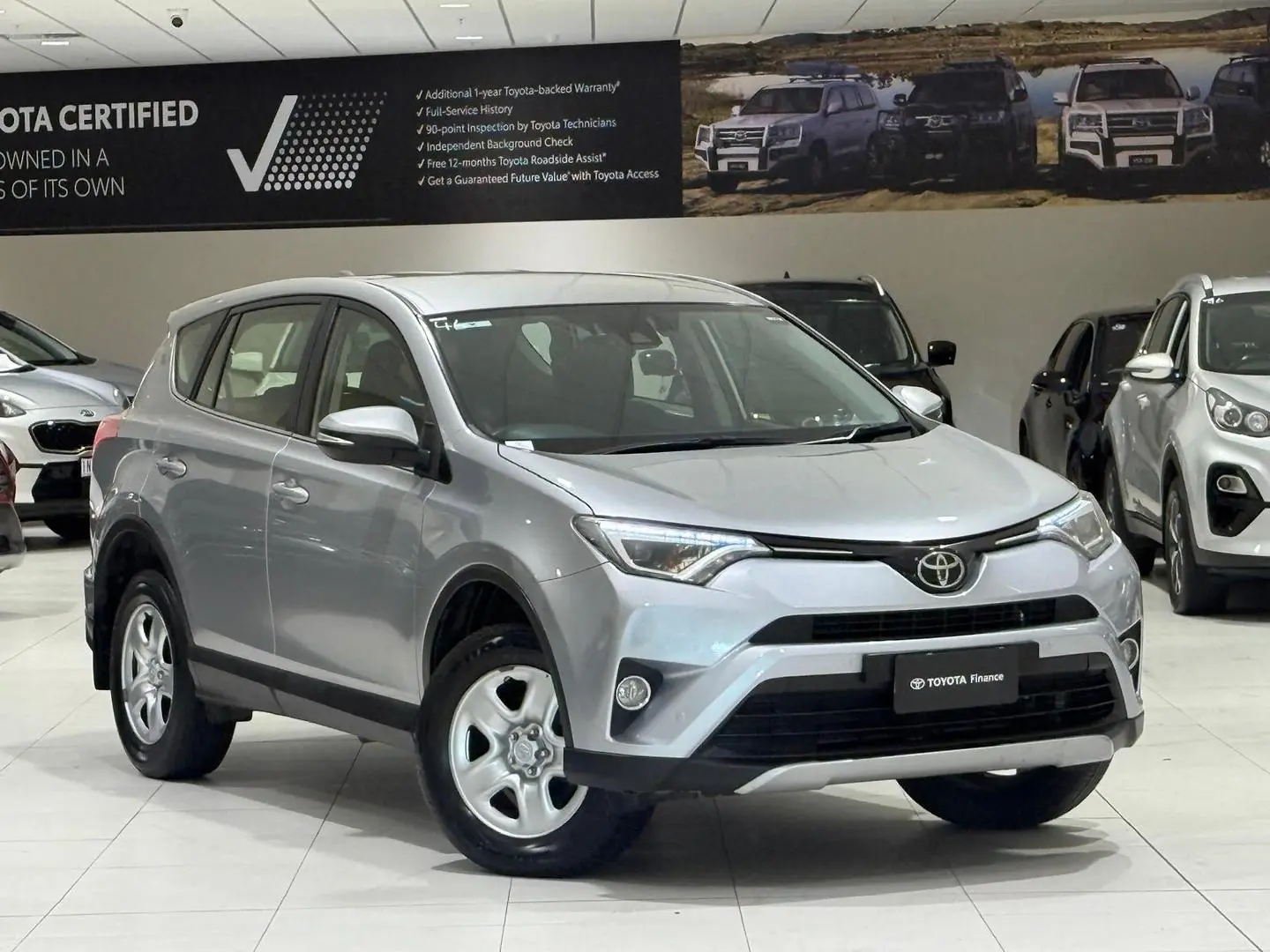 2017 Toyota RAV4 Gallery Image 1