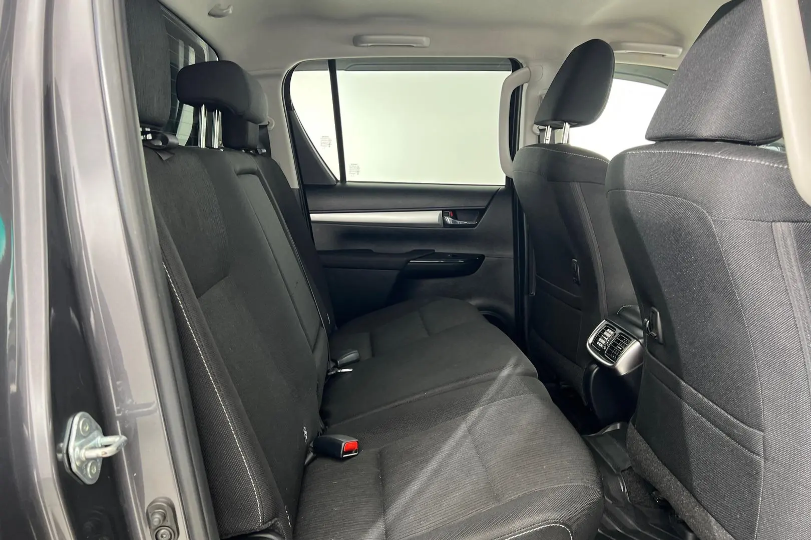 2022 Toyota Hilux Gallery Image 19