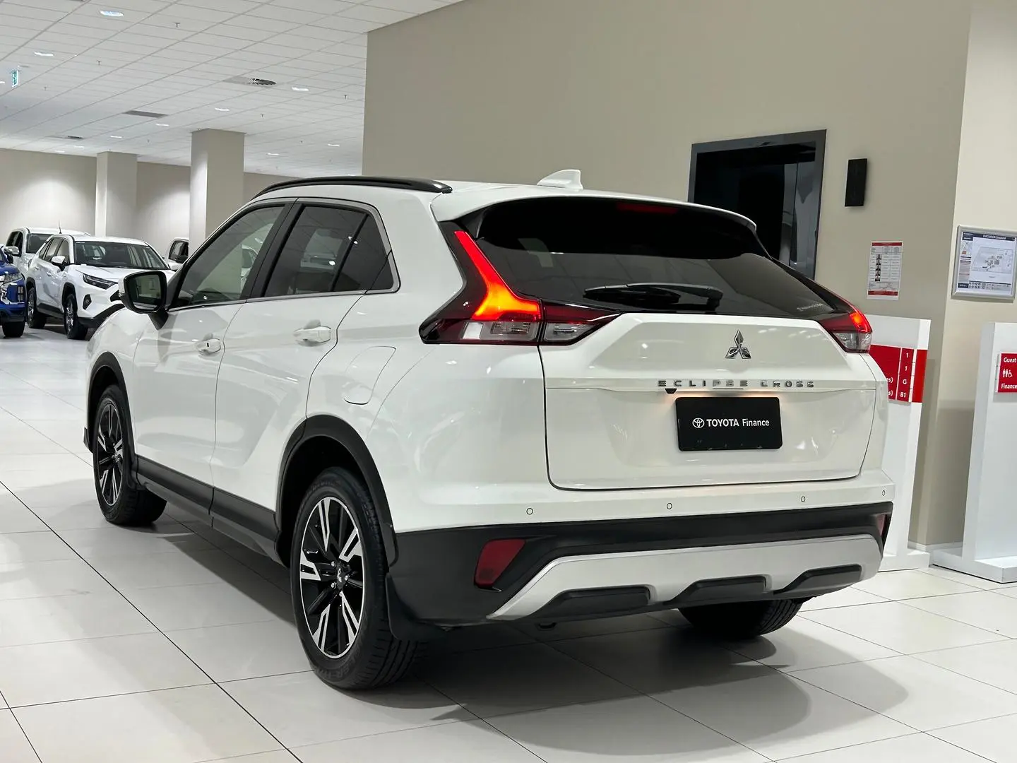 2021 Mitsubishi Eclipse Cross Gallery Image 8